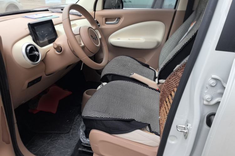 Used Wuling Hongguang MINIEV 2025 Four-Door Version Advanced Edition Left Front Seat