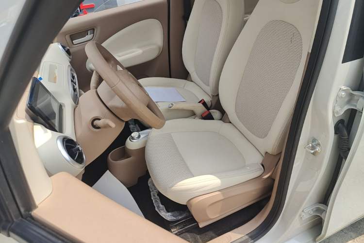 Used Wuling Hongguang MINIEV 2025 Four-Door Version Advanced Edition Left Front Seat