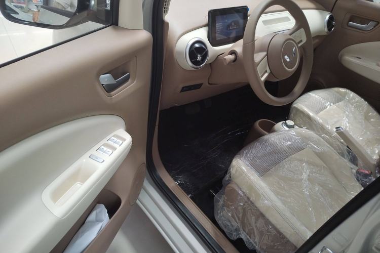 Used Wuling Hongguang MINIEV 2025 Four-Door Version Advanced Edition Left Front Seat