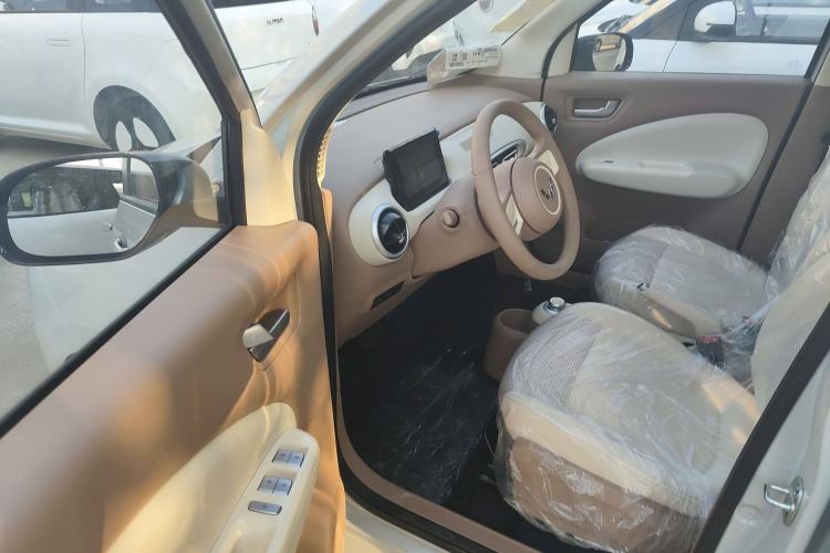 Used Wuling Hongguang MINIEV 2025 Four-Door Version Advanced Edition Left Front Seat