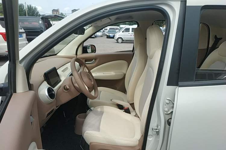 Used Wuling Hongguang MINIEV 2025 Four-Door Version Advanced Edition Left Front Seat