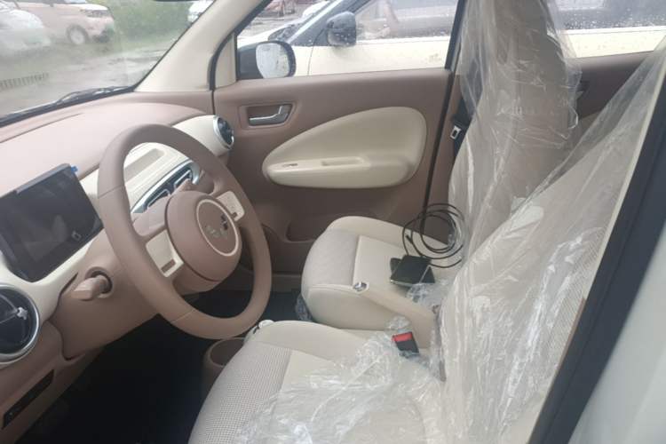 Used Wuling Hongguang MINIEV 2025 Four-Door Version Advanced Edition Left Front Seat