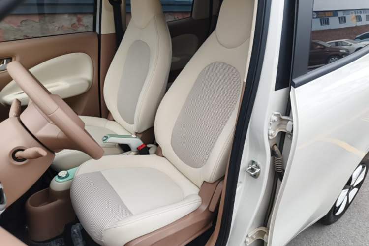 Used Wuling Hongguang MINIEV 2025 Four-Door Version Advanced Edition Left Front Seat