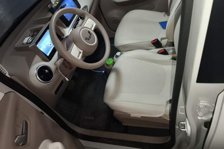 Used Wuling Hongguang MINIEV 2025 Four-Door Version Zhenxiang+ Edition Left Front Seat