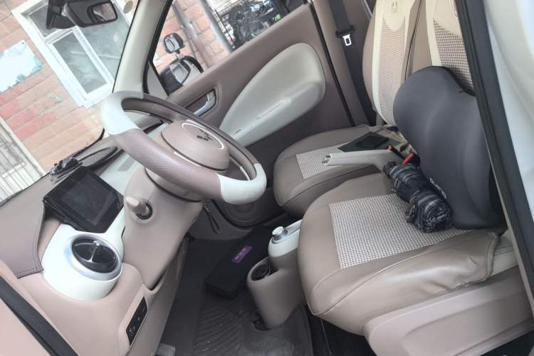 Used Wuling Hongguang MINIEV 2025 Four-Door Version Advanced Edition Left Front Seat