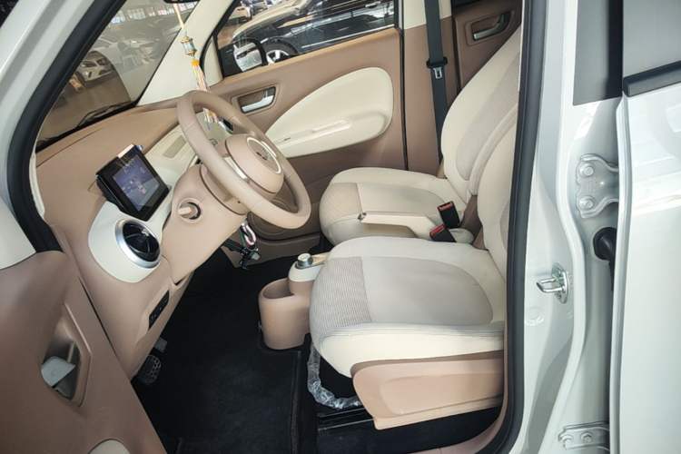 Used Wuling Hongguang MINIEV 2025 Four-Door Version Advanced Edition Left Front Seat