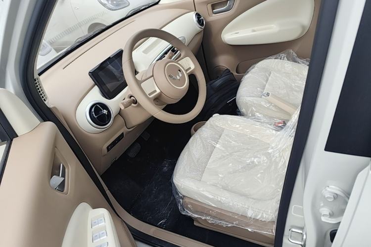 Used Wuling Hongguang MINIEV 2025 Four-Door Version Advanced Edition Left Front Seat