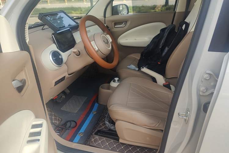Used Wuling Hongguang MINIEV 2025 Four-Door Version Advanced Edition Left Front Seat