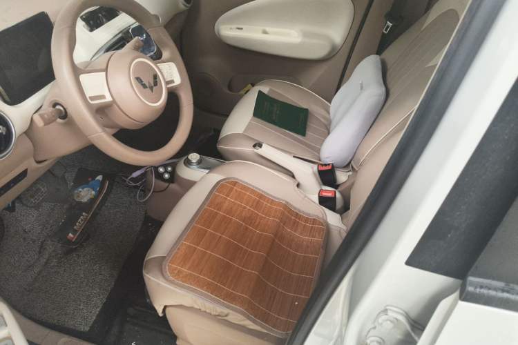 Used Wuling Hongguang MINIEV 2025 Four-Door Version Advanced Edition Left Front Seat