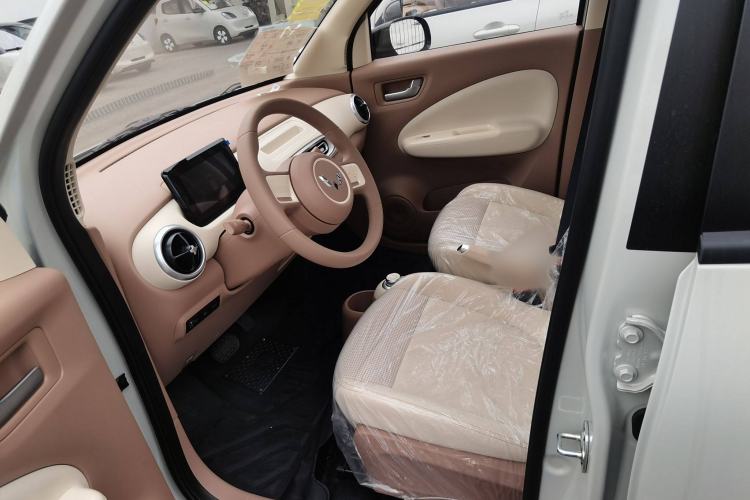 Used Wuling Hongguang MINIEV 2025 Four-Door Version Advanced Edition Left Front Seat