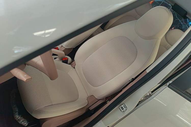 Used Wuling Hongguang MINIEV 2025 Four-Door Version Advanced Edition Left Front Seat