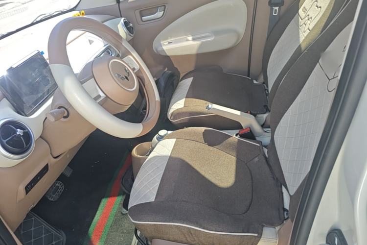 Used Wuling Hongguang MINIEV 2025 Four-Door Version Advanced Edition Left Front Seat
