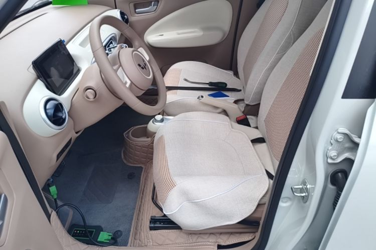 Used Wuling Hongguang MINIEV 2025 Four-Door Version Advanced Edition Left Front Seat