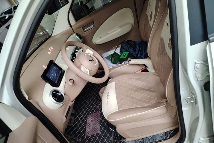 Used Wuling Hongguang MINIEV 2025 Four-Door Version Advanced Edition Left Front Seat