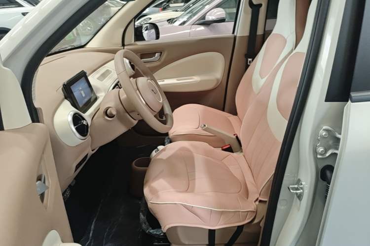 Used Wuling Hongguang MINIEV 2025 Four-Door Version Advanced Edition Left Front Seat