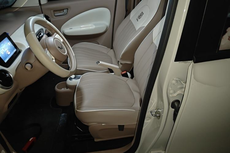 Used Wuling Hongguang MINIEV 2025 Four-Door Version Advanced Edition Left Front Seat