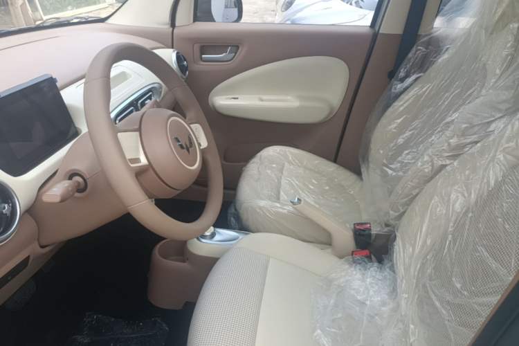 Used Wuling Hongguang MINIEV 2025 Four-Door Version Advanced Edition Left Front Seat