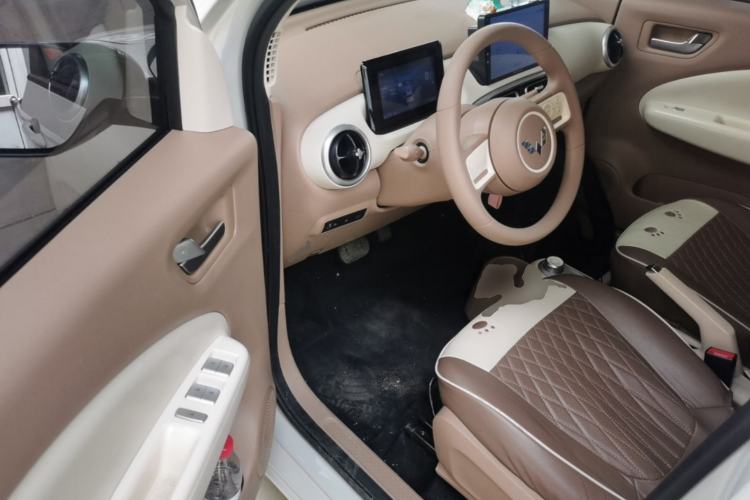 Used Wuling Hongguang MINIEV 2025 Four-Door Version Advanced Edition Left Front Seat