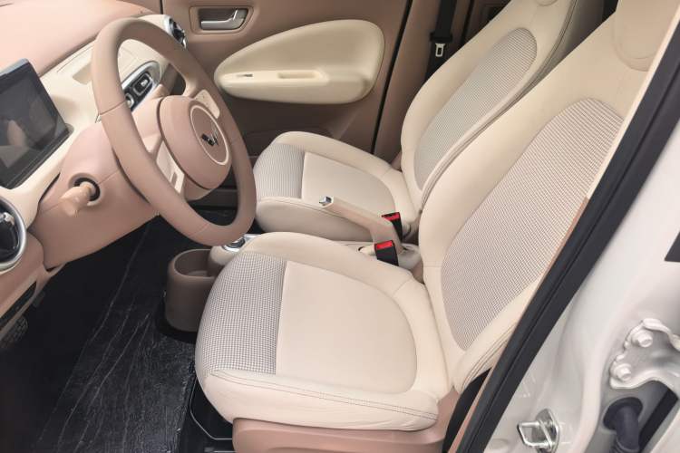 Used Wuling Hongguang MINIEV 2025 Four-Door Version Advanced Edition Left Front Seat