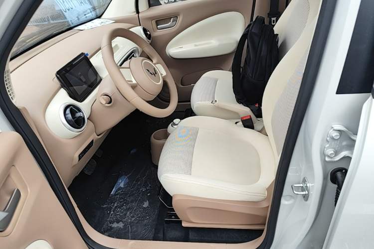 Used Wuling Hongguang MINIEV 2025 Four-Door Version Advanced Edition Left Front Seat