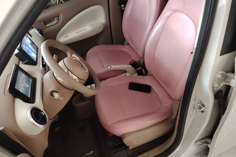 Used Wuling Hongguang MINIEV 2025 Four-Door Version Advanced Edition Left Front Seat