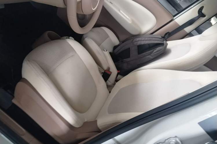 Used Wuling Hongguang MINIEV 2025 Four-Door Version Advanced Edition Left Front Seat