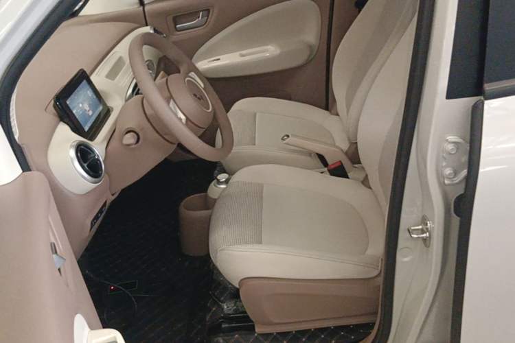 Used Wuling Hongguang MINIEV 2025 Four-Door Version Advanced Edition Left Front Seat
