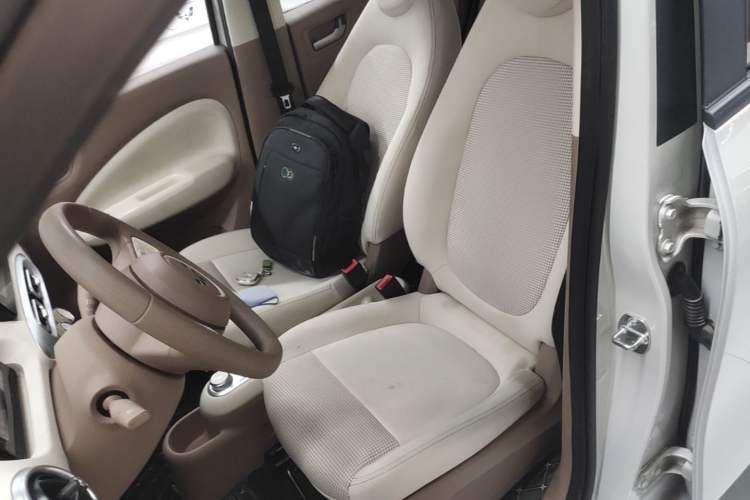 Used Wuling Hongguang MINIEV 2025 Four-Door Version Zhenxiang+ Edition Left Front Seat