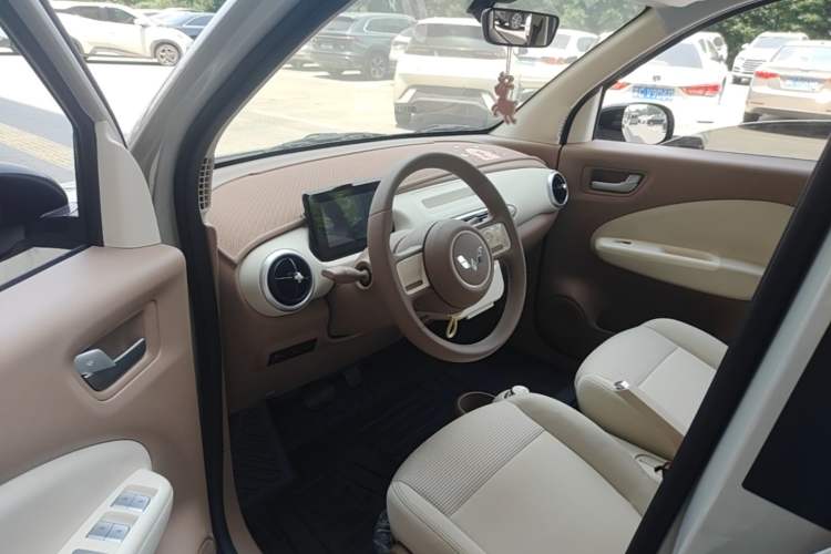 Used Wuling Hongguang MINIEV 2025 Four-Door Version Advanced Edition Left Front Seat
