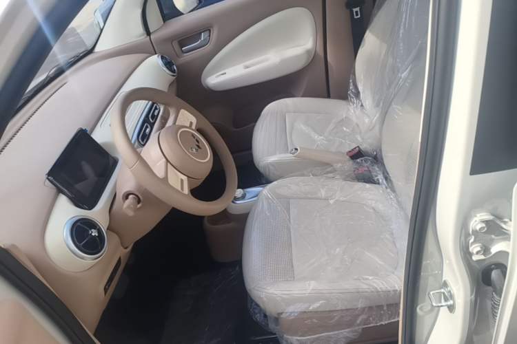 Used Wuling Hongguang MINIEV 2025 Four-Door Version Advanced Edition Left Front Seat