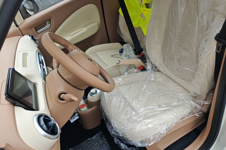 Used Wuling Hongguang MINIEV 2025 Four-Door Version Advanced Edition Left Front Seat