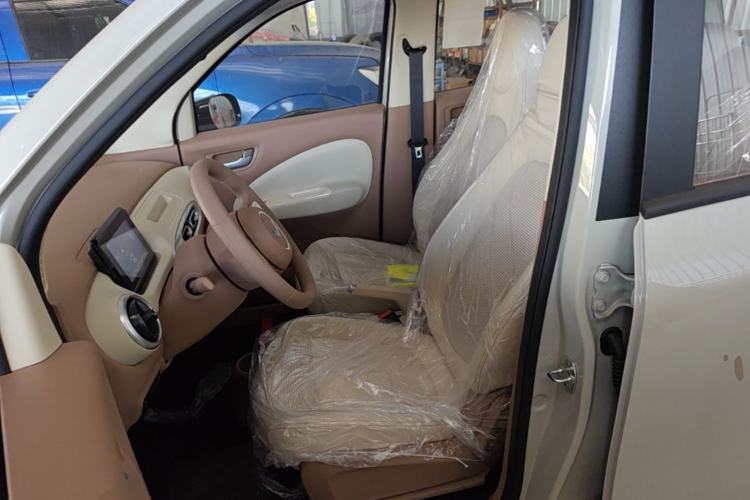 Used Wuling Hongguang MINIEV 2025 Four-Door Version Advanced Edition Left Front Seat