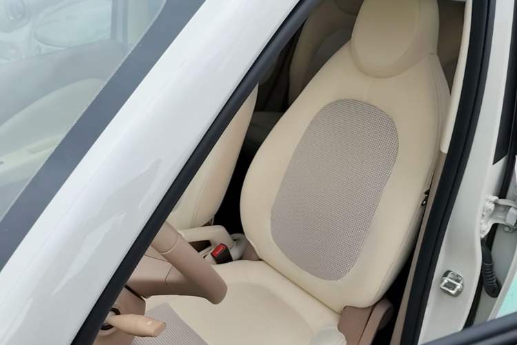 Used Wuling Hongguang MINIEV 2025 Four-Door Version Advanced Edition Left Front Seat