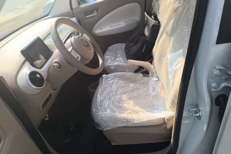 Used Wuling Hongguang MINIEV 2025 Four-Door Version Advanced Edition Left Front Seat