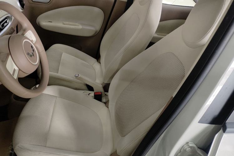 Used Wuling Hongguang MINIEV 2025 Four-Door Version Advanced Edition Left Front Seat