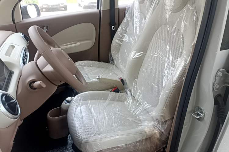 Used Wuling Hongguang MINIEV 2025 Four-Door Version Advanced Edition Left Front Seat