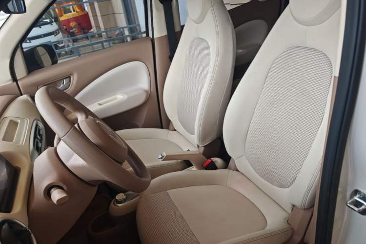 Used Wuling Hongguang MINIEV 2025 Four-Door Version Advanced Edition Left Front Seat