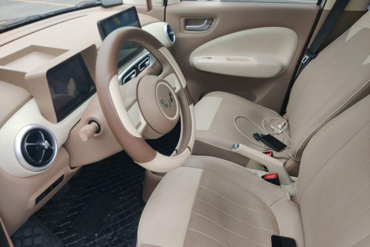Used Wuling Hongguang MINIEV 2025 Four-Door Version Advanced Edition Left Front Seat