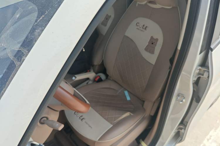 Used Wuling Hongguang MINIEV 2025 Four-Door Version Advanced Edition Left Front Seat