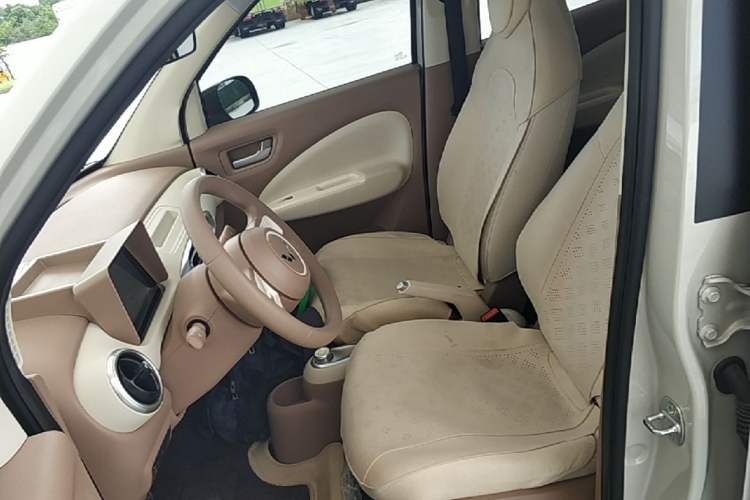 Used Wuling Hongguang MINIEV 2025 Four-Door Version Advanced Edition Left Front Seat