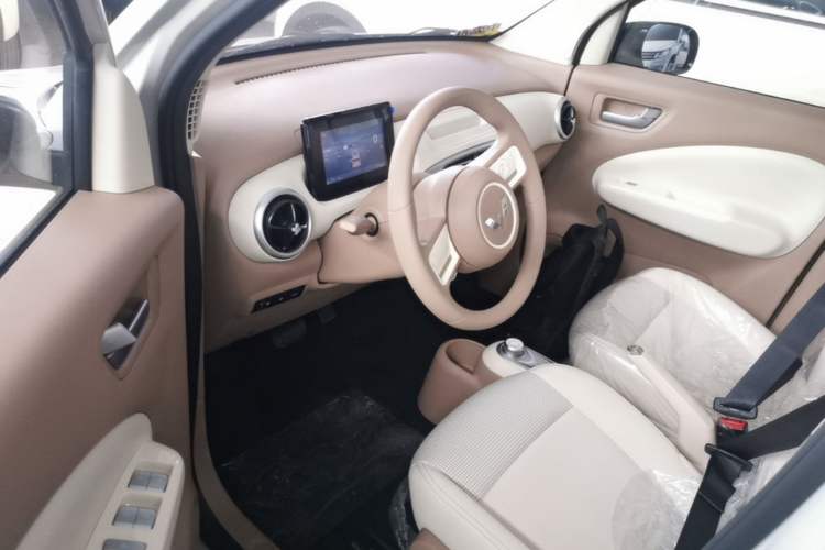 Used Wuling Hongguang MINIEV 2025 Four-Door Version Advanced Edition Left Front Seat
