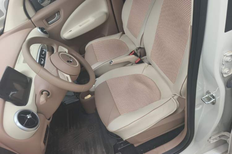 Used Wuling Hongguang MINIEV 2025 Four-Door Version Advanced Edition Left Front Seat