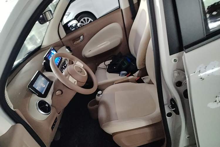 Used Wuling Hongguang MINIEV 2025 Four-Door Version Advanced Edition Left Front Seat