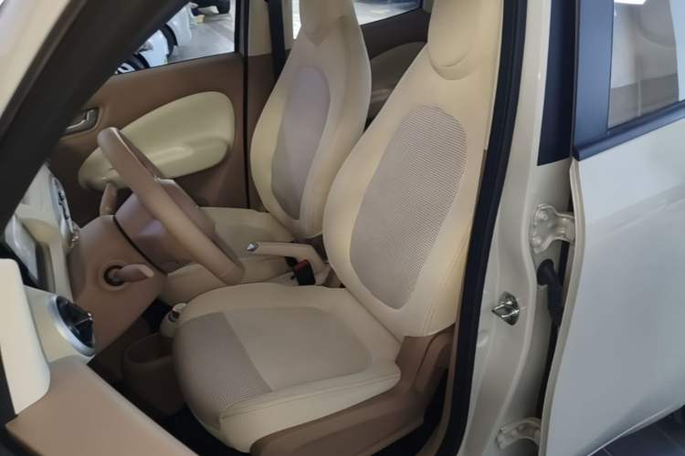 Used Wuling Hongguang MINIEV 2025 Four-Door Version Advanced Edition Left Front Seat