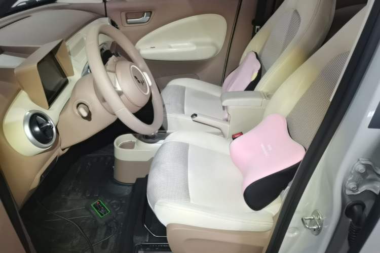 Used Wuling Hongguang MINIEV 2025 Four-Door Version Advanced Edition Left Front Seat