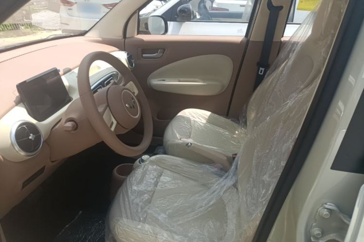 Used Wuling Hongguang MINIEV 2025 Four-Door Version Advanced Edition Left Front Seat