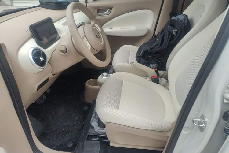 Used Wuling Hongguang MINIEV 2025 Four-Door Version Advanced Edition Left Front Seat