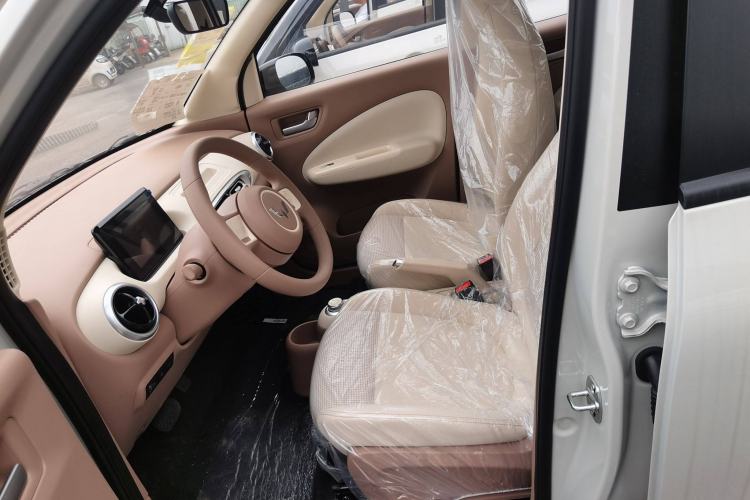 Used Wuling Hongguang MINIEV 2025 Four-Door Version Advanced Edition Left Front Seat