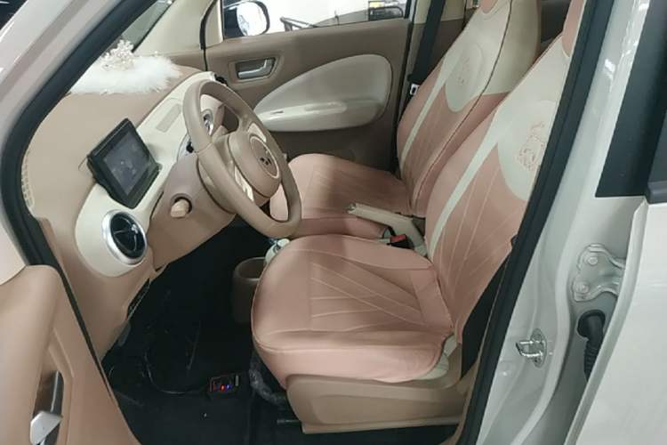 Used Wuling Hongguang MINIEV 2025 Four-Door Version Advanced Edition Left Front Seat