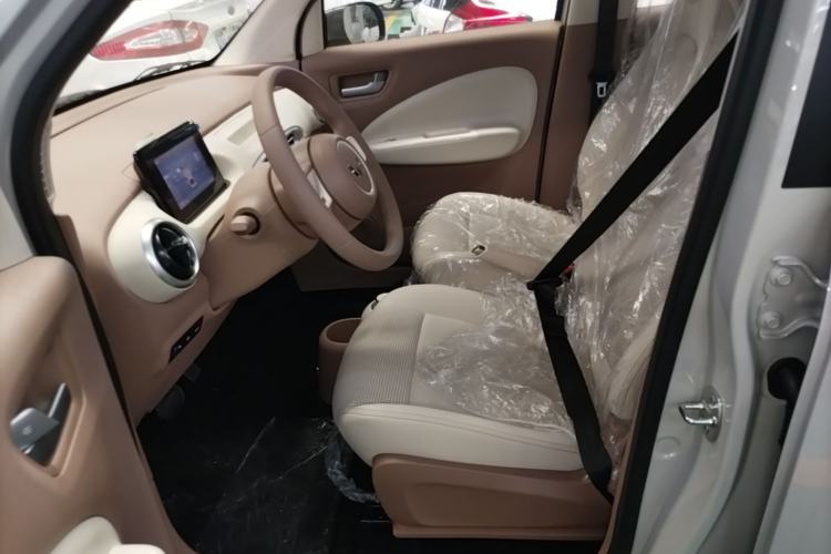 Used Wuling Hongguang MINIEV 2025 Four-Door Version Advanced Edition Left Front Seat
